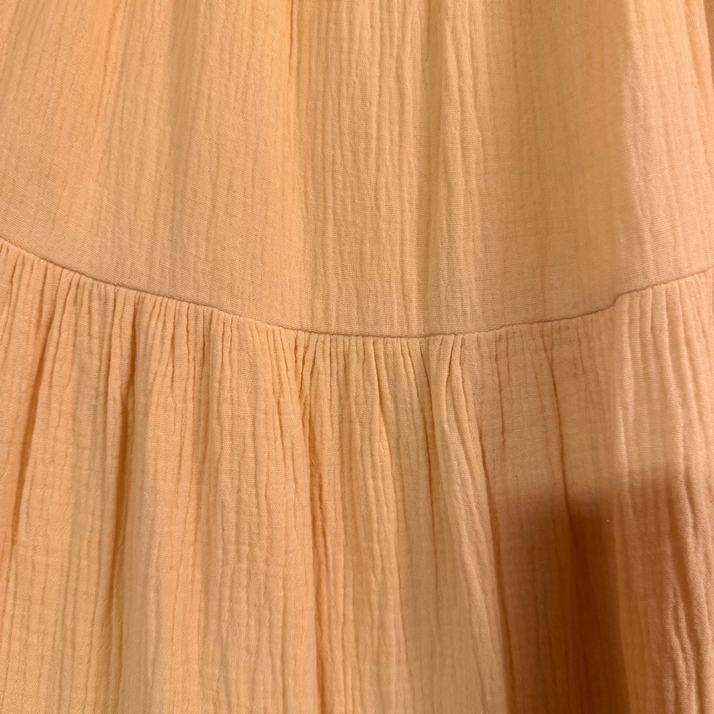 Elegant Yellow Sleeveless Dress - Picture 2 of 4